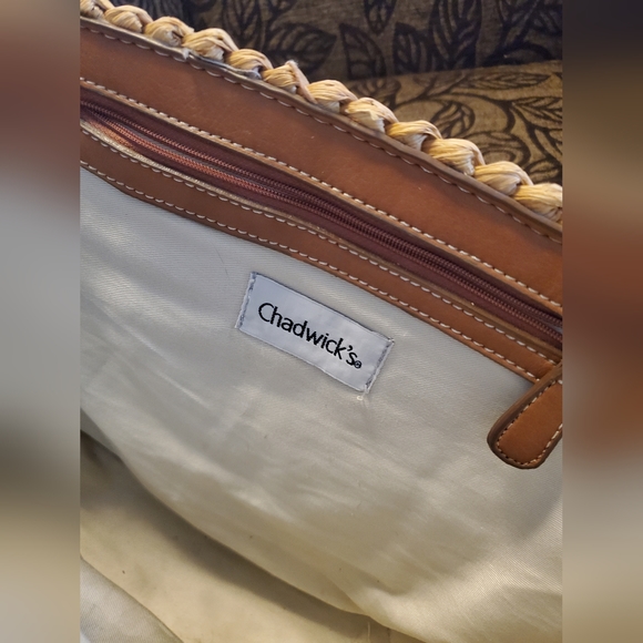 Chadwick's Straw/Wicker and Leather Tote/Purse w/gold metal clasp/inside zip poc - Picture 9 of 9